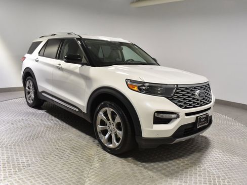 Used 2020 Ford Explorer Platinum w/ Premium Technology Package image 7