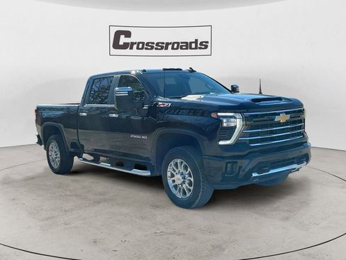 Used 2025 Chevrolet Silverado 2500 LT w/ Z71 Chrome Sport Edition image 7