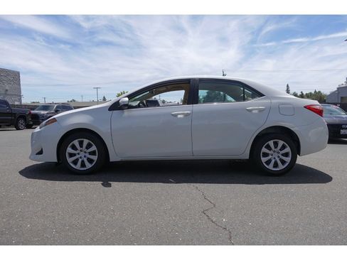 Used 2018 Toyota Corolla LE FWD image 7