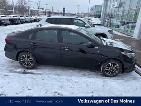 Used 2023 Kia Forte LXS image 4