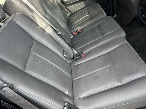 Used 2017 Ford Expedition XLT image 30