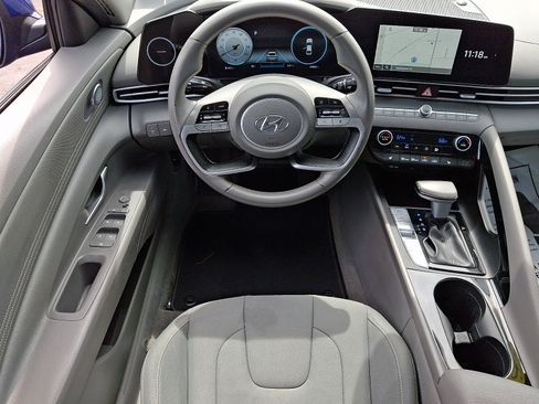 Used 2023 Hyundai Elantra SEL w/ Convenience Package FWD image 11