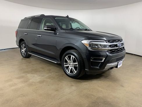 Used 2023 Ford Expedition Limited image 5
