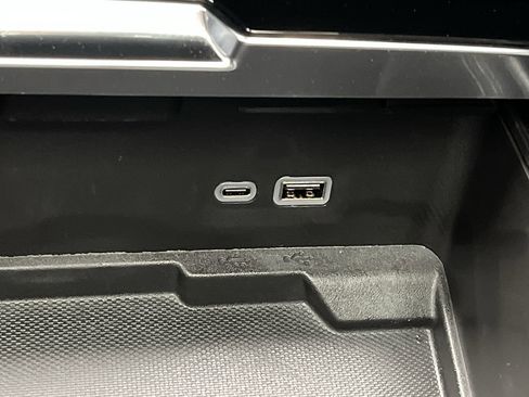 Certified 2025 GMC Yukon XL Denali w/ Sun & Power Step Package image 31