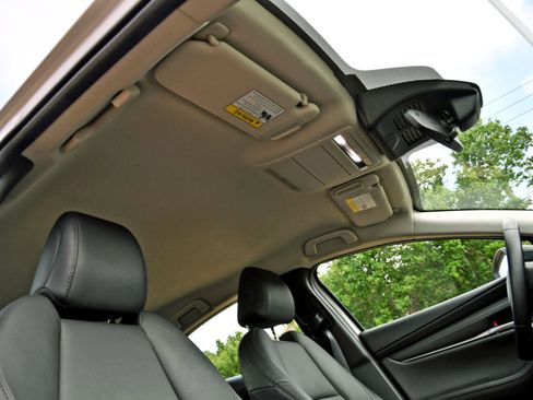 Used 2024 MAZDA MAZDA3 s image 27