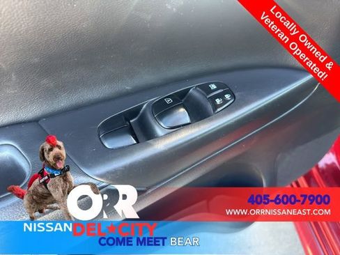 Used 2017 Nissan Sentra SR w/ SR Premium Technology Package image 16