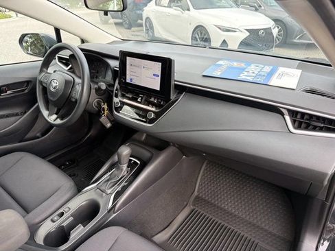 Used 2025 Toyota Corolla LE FWD image 17