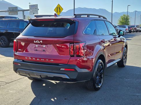 Used 2022 Kia Sorento S AWD/4WD image 3