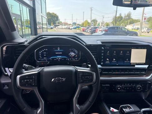 Used 2024 Chevrolet Silverado 1500 LT Trail Boss w/ Convenience Package II image 21