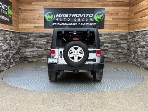 Used 2012 Jeep Wrangler Unlimited Sport image 8