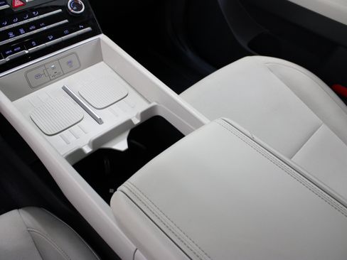 Used 2025 Hyundai Santa Fe SE FWD image 16