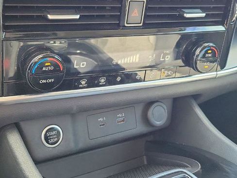 Certified 2022 Nissan Rogue SV AWD/4WD image 30