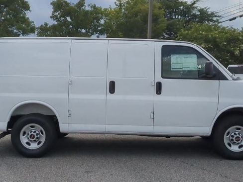 New 2025 GMC Savana 2500 w/ Driver Convenience Package image 9
