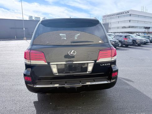 Used 2013 Lexus LX 570 4WD image 4