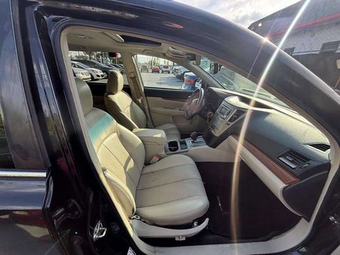Used 2013 Subaru Outback 2.5i Limited w/ Moonroof Pkg image 8