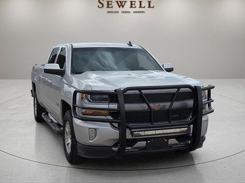 Used 2018 Chevrolet Silverado 1500 LT w/ Texas Edition AWD/4WD image 7