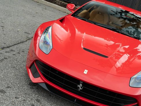 Used 2017 Ferrari F12 Berlinetta RWD image 5