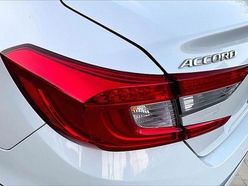 Used 2021 Honda Accord EX image 31