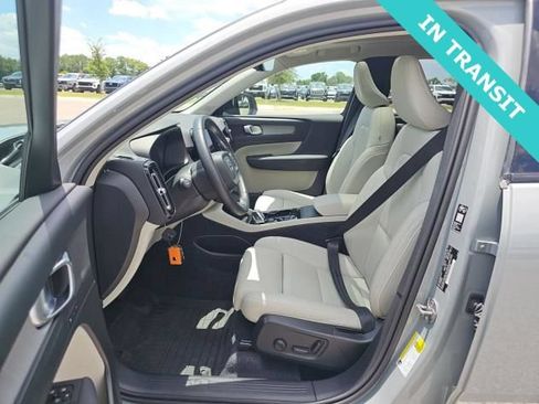 Used 2026 Volvo XC40 B5 Plus AWD/4WD image 2