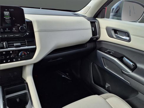 Used 2022 Nissan Pathfinder SL w/ SL Premium Package image 42