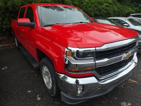 Used 2018 Chevrolet Silverado 1500 LT w/ All Star Edition RWD image 2