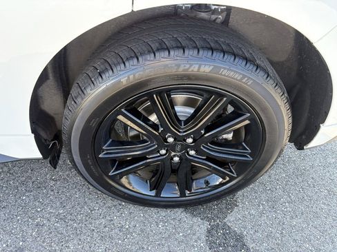 Used 2021 Ford Edge ST-Line image 13