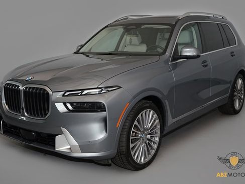 Used 2024 BMW X7 xDrive40i w/ Executive Package image 3