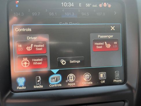 Used 2018 Jeep Cherokee Latitude Plus w/ Cold Weather Group AWD/4WD image 13