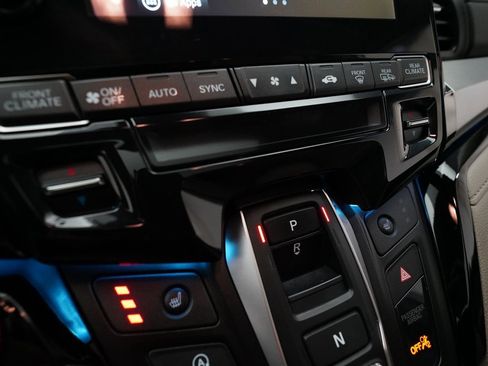 Certified 2023 Honda Odyssey Touring image 17