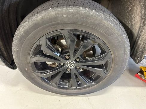 Used 2023 Toyota RAV4 XSE AWD/4WD image 2