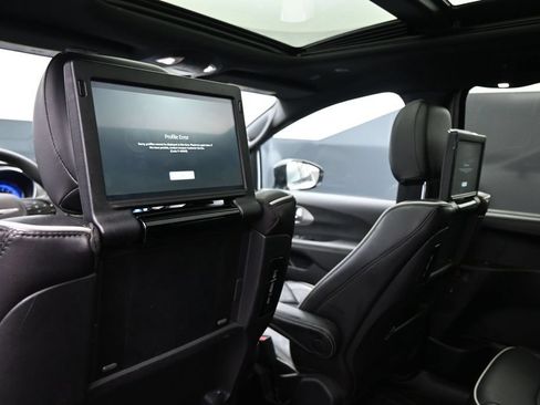 Used 2024 Chrysler Pacifica Limited w/ Uconnect Theater Family Group AWD/4WD image 31