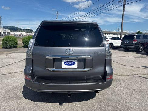Used 2015 Lexus GX 460 w/ Navigation Package AWD/4WD image 4