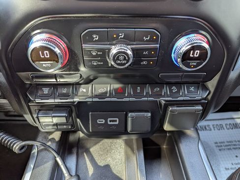 Used 2022 GMC Sierra 3500 AT4 w/ AT4 Preferred Package AWD/4WD image 24