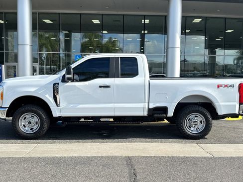 Used 2023 Ford F250 XL w/ FX4 Off-Road Package AWD/4WD image 7
