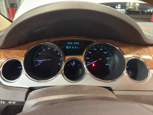 Used 2011 Buick Enclave CXL w/ Trailering Provision Package FWD image 16