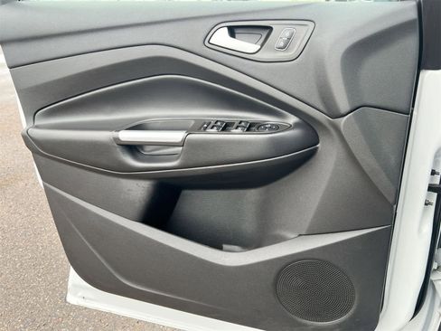 Used 2019 Ford Escape SE image 30