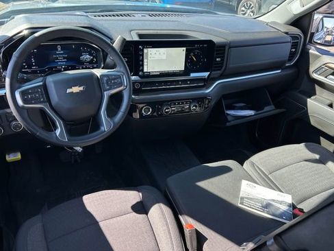 Used 2023 Chevrolet Silverado 1500 LT AWD/4WD image 8