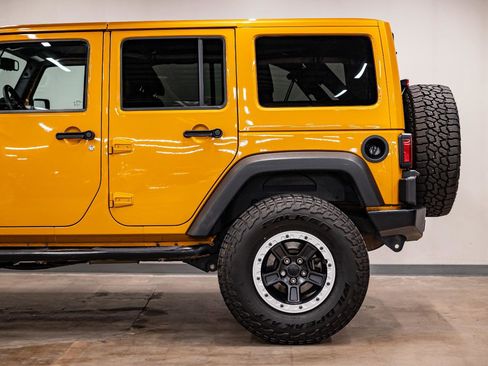 Used 2014 Jeep Wrangler Unlimited Rubicon w/ Connectivity Group image 21
