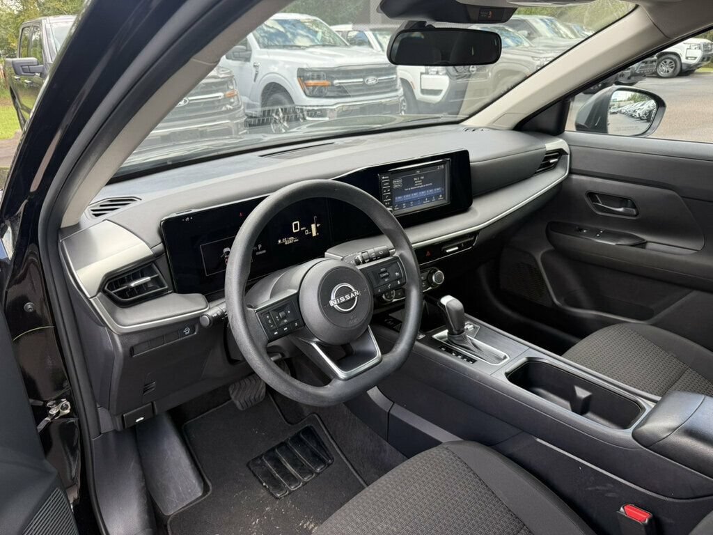 Used 2025 Nissan Kicks S FWD image 3