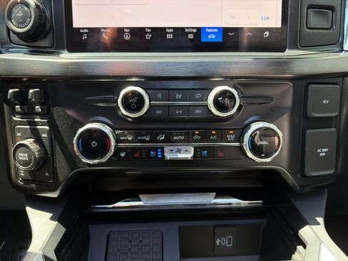 Used 2024 Ford F350 Lariat w/ Lariat Ultimate Package AWD/4WD image 39