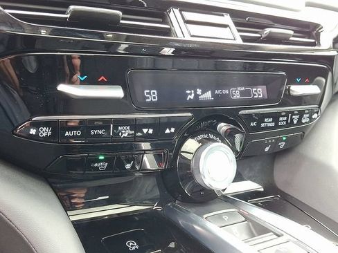 Used 2025 Acura MDX SH-AWD w/ Technology Package image 15