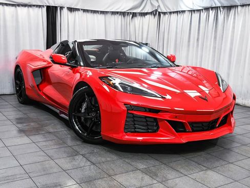 Used 2025 Chevrolet Corvette E-Ray w/ LPO, Roadside Safety Package image 3