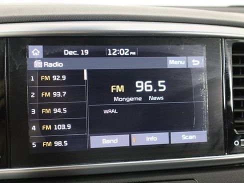 Used 2020 Kia Sportage EX image 33