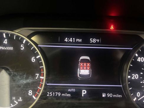 Certified 2022 Nissan Pathfinder SV image 26