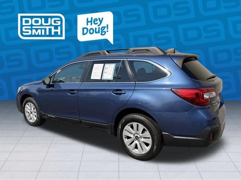 Used 2019 Subaru Outback 2.5i Premium AWD/4WD image 3