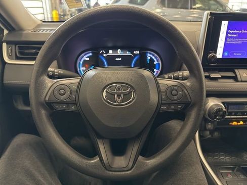 Used 2025 Toyota RAV4 XLE AWD/4WD image 26