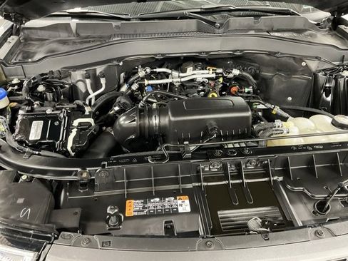 Used 2022 Ford Explorer XLT w/ Equipment Group 202A image 13
