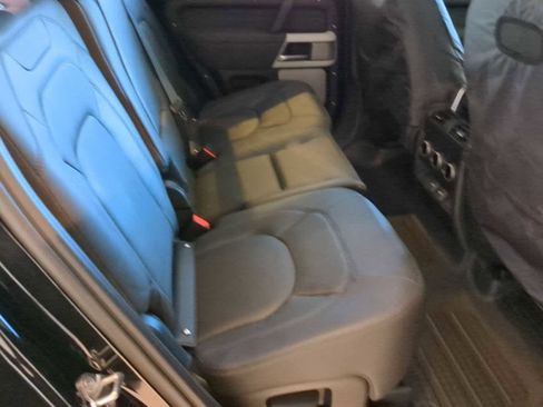 New 2023 Land Rover Defender 130 SE image 21