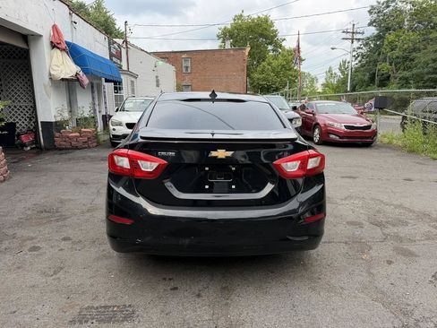 Used 2017 Chevrolet Cruze LS FWD image 9