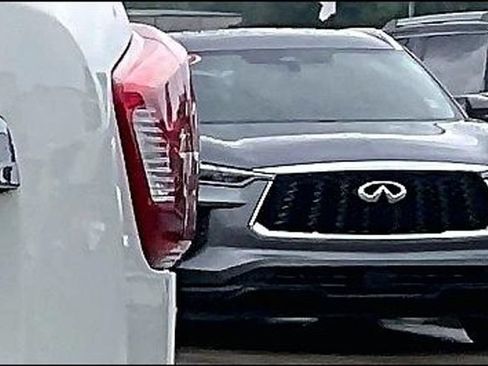Used 2017 Nissan Pathfinder SL FWD image 3